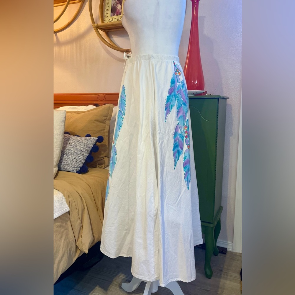 🎨Vintage One-of-a-Kind Sunbelt Maxi Skirt with Hand Painted Blue Feather Design - Picture 5 of 8